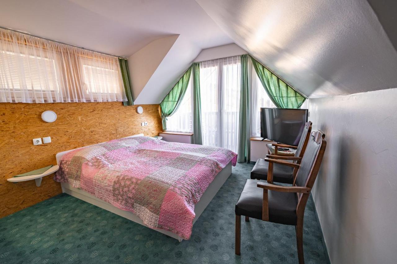 Slovenian Traditional Guest House Begunje na Gorenjskem Room photo